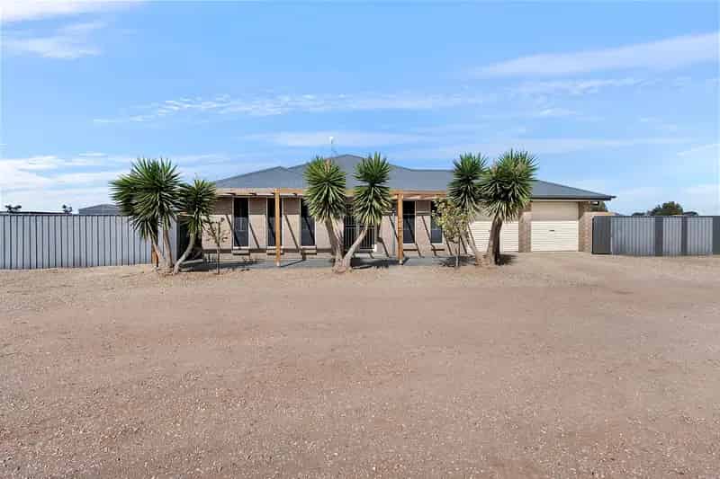 Stunning, Spacious, Sunlit Sanctuary on Schutt Road
