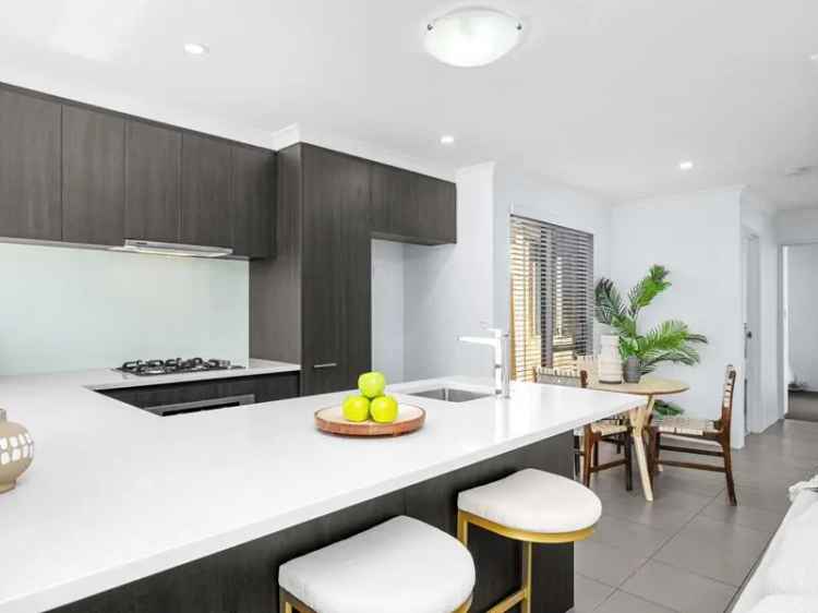 Modern 3x2 Home near Scarborough Beach