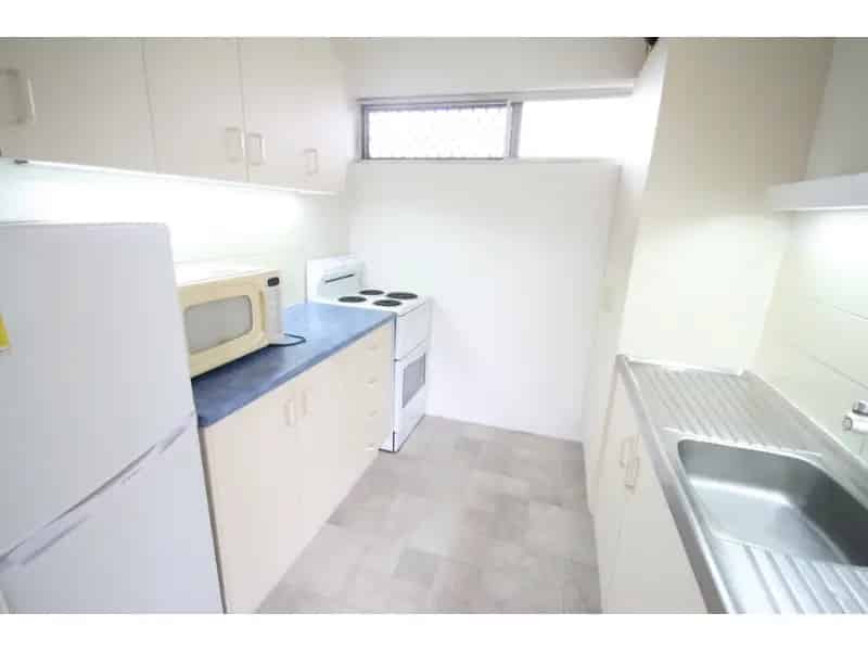 Absolute Convenience - Studio Apartment!
