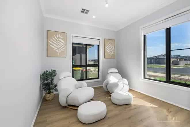 House For Sale , 28, Liston Avenue, Melbourne, Victoria