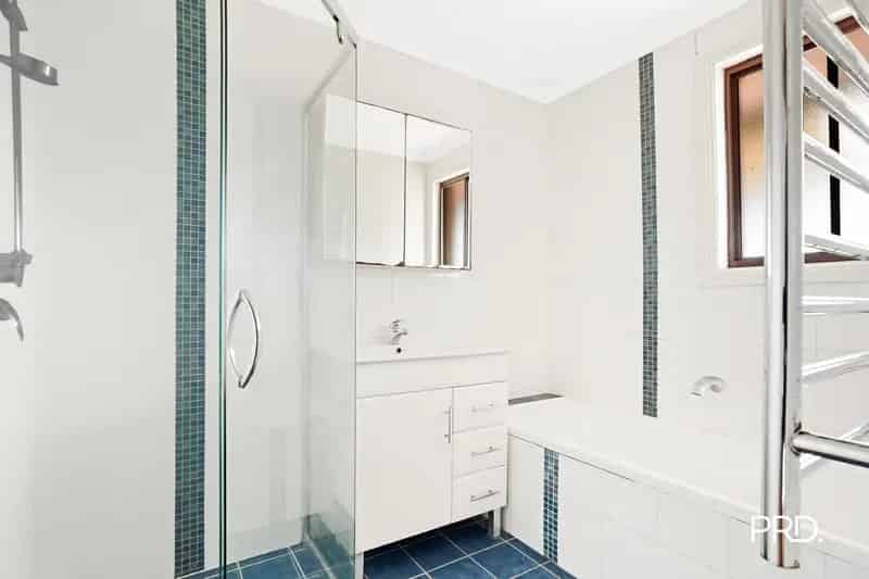 Modern Comfort in a Quiet Cul-de-Sac