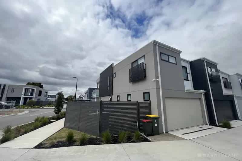 Buy Luxury Townhouse in Parklife Doveton with Scenic Views and Modern Features