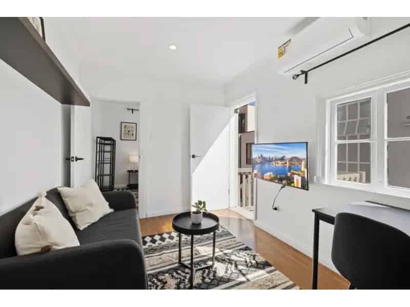 Sleek & Stylish 1 Bed Room Apartment In Potts Point + Outdoor Area