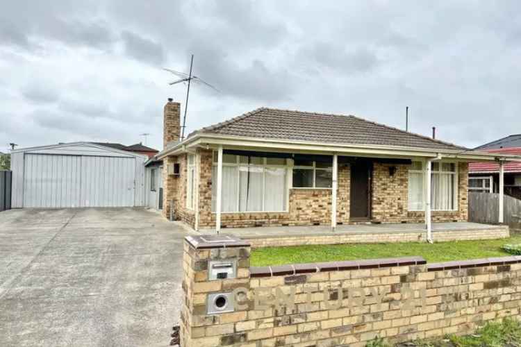 3 Bed Family Home Near Springvale Central