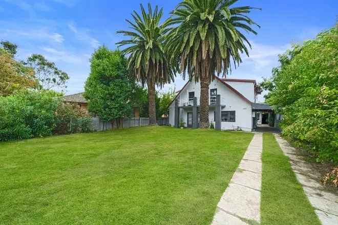 South Albury Renovated Boarding House Investment Opportunity