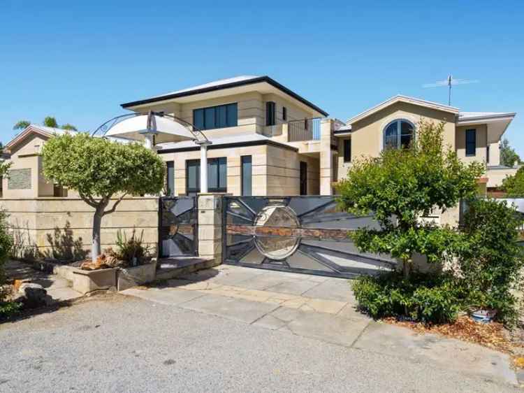 House For Sale in City of Canning, Western Australia