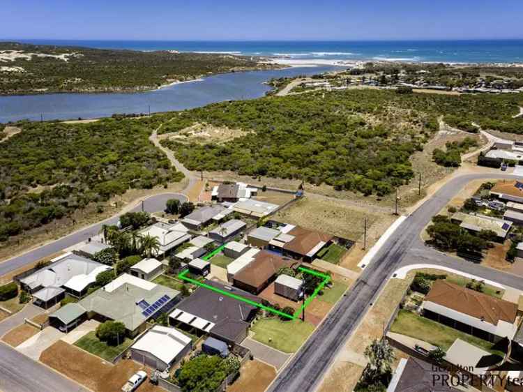 House For Sale in Geraldton, Western Australia