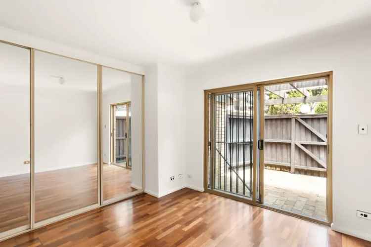 2 rooms apartment of 250 m² in Sydney