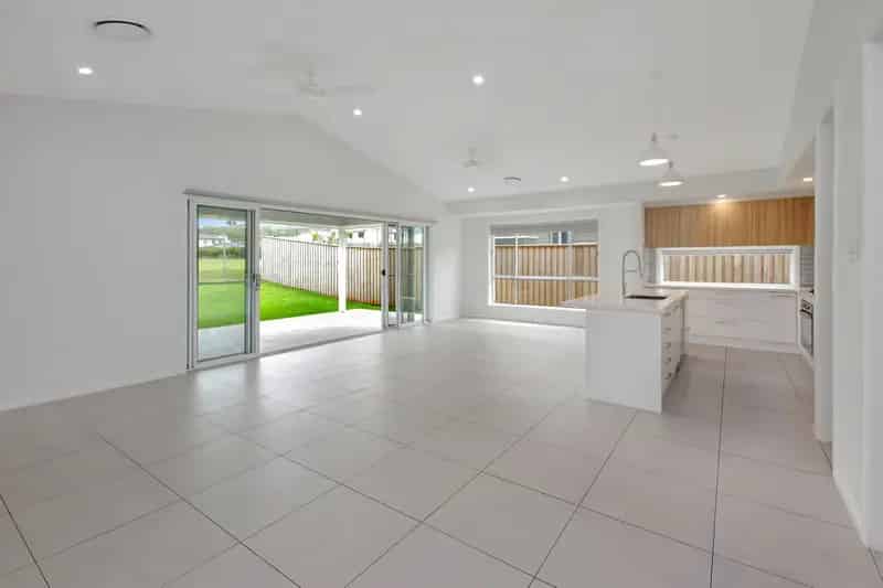 Real Estate For Lease - 28 Trevally Street - Korora , NSW
