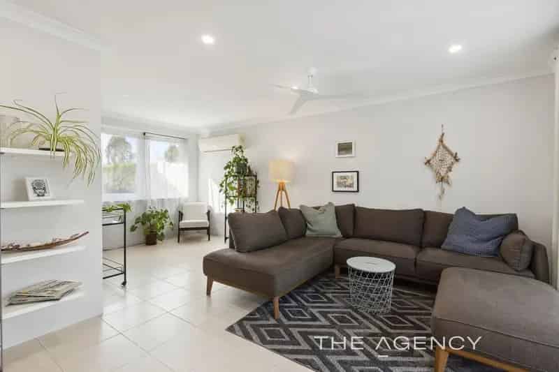 House For Sale - 199 Eddystone Avenue, Beldon WA 6027