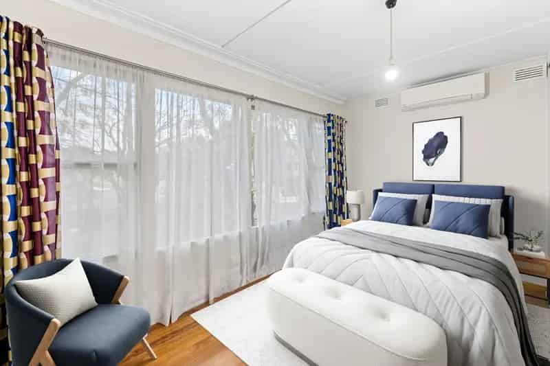 Explosive location with beautifully maintained home situated on a huge 634M2.