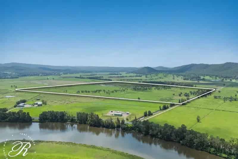 Buy Rural Property in Ideal Location with Cattle Grazing Features