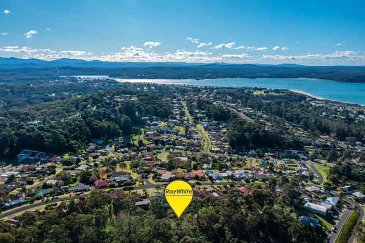 Price Reduced to Sell! Welcome to the Beautiful Ocean View Estate Catalina, Batemans Bay.