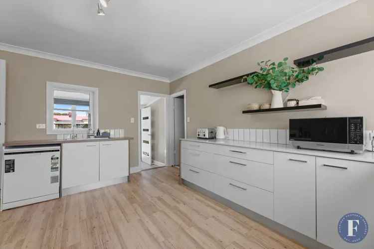 Charming Renovated 3-Bedroom Cottage in Boorowa