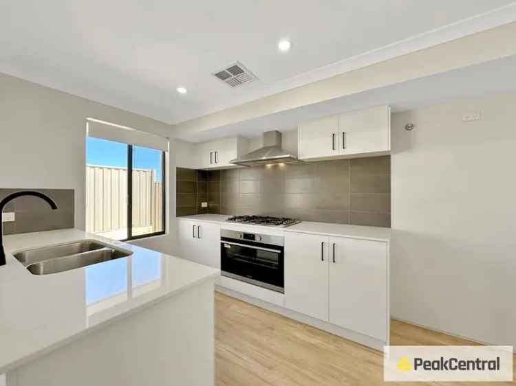 Stunning Brand New 4-Bedroom Home in Yanchep Near Beach and National Park