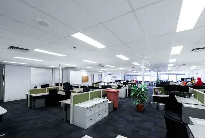 CONVENIENTIALY LOCATED CORPORATE OFFICE