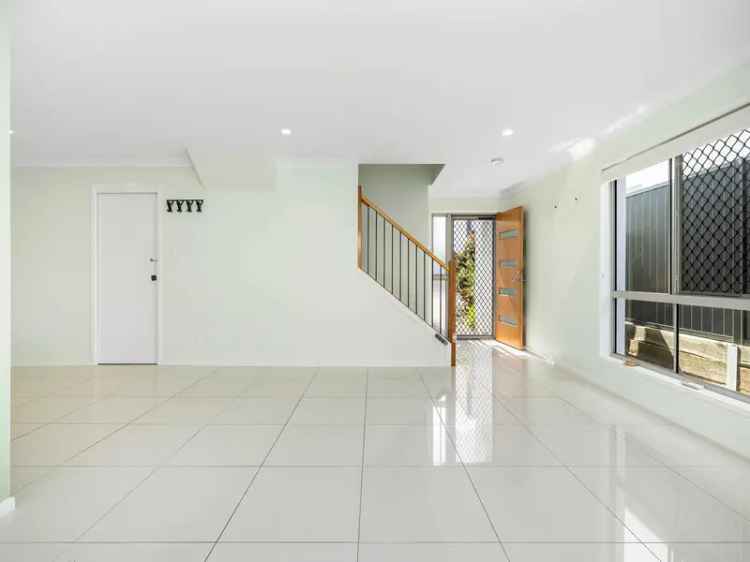 Modern and Stylish Townhouse in a Prime Calamvale Location