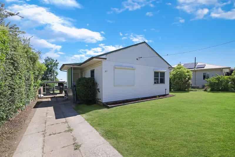 Buy two-bedroom home in Gormans Hill with modern updates and enclosed yard