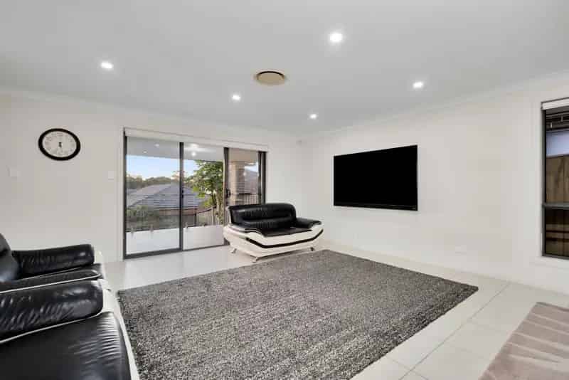 Real Estate For Sale - 10 Wheatley Drive - Airds , NSW