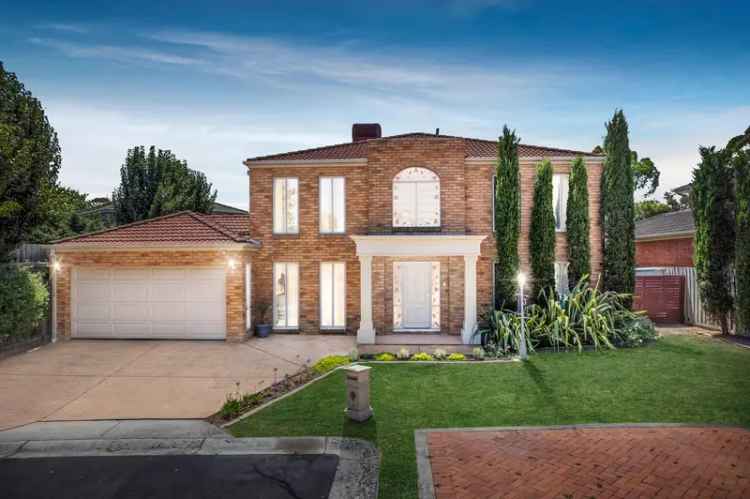 Luxury 4-Bedroom Home in Wantirna South