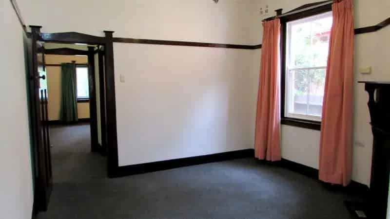 Charming 2/3 Bedroom Full Brick Period Home walk to Station