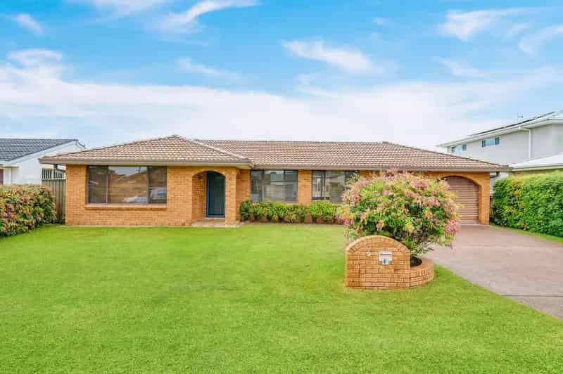 Rent Waterfront Home in Port Macquarie with Modern Features
