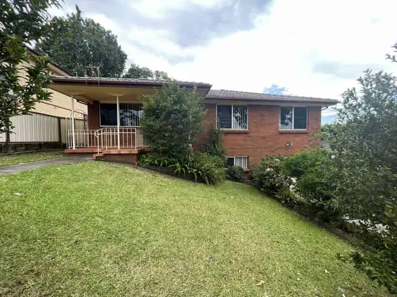 Real Estate For Lease - 5 Smyth Place - Figtree , NSW