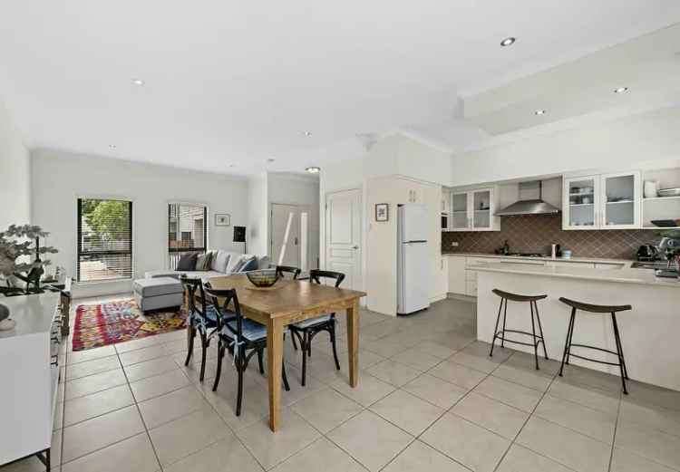 Rent oversized townhouse in Annerley with modern features