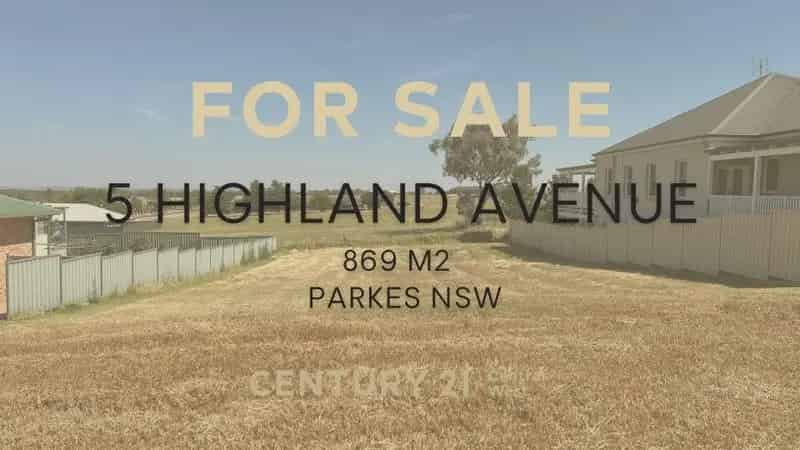 Buy land in established neighbourhood with dream home potential