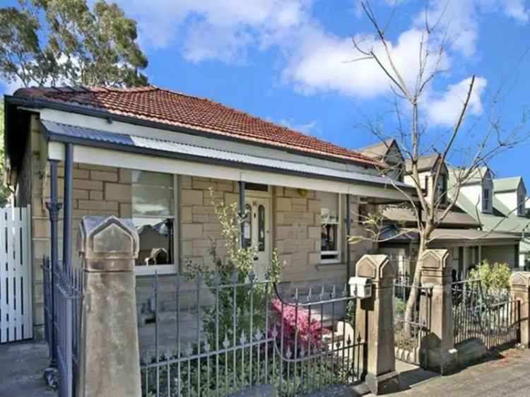 Rent House in Lilyfield with Spacious Garden and Modern Kitchen