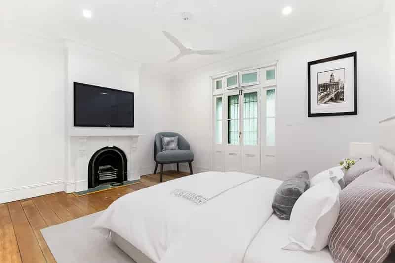 Lease Tri Level Terrace Newtown Stylish Living High End Finishes