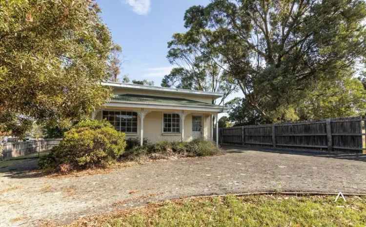 Cozy 1-Bedroom Cottage Near Waverley Lake Park