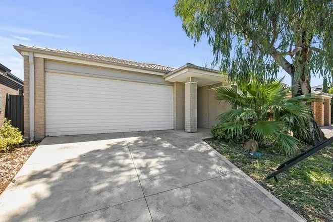 Four Bedroom Family Home Near Tarneit Station