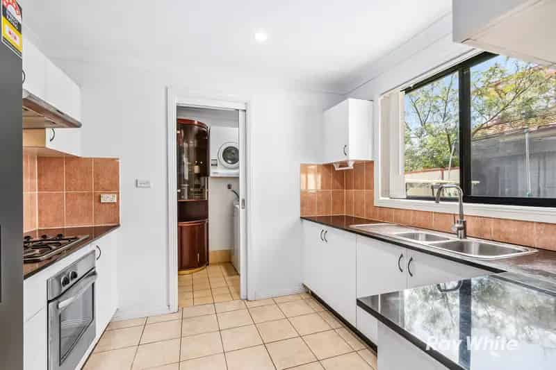 For Sale Modern Townhouse in Doonside with Large Backyard