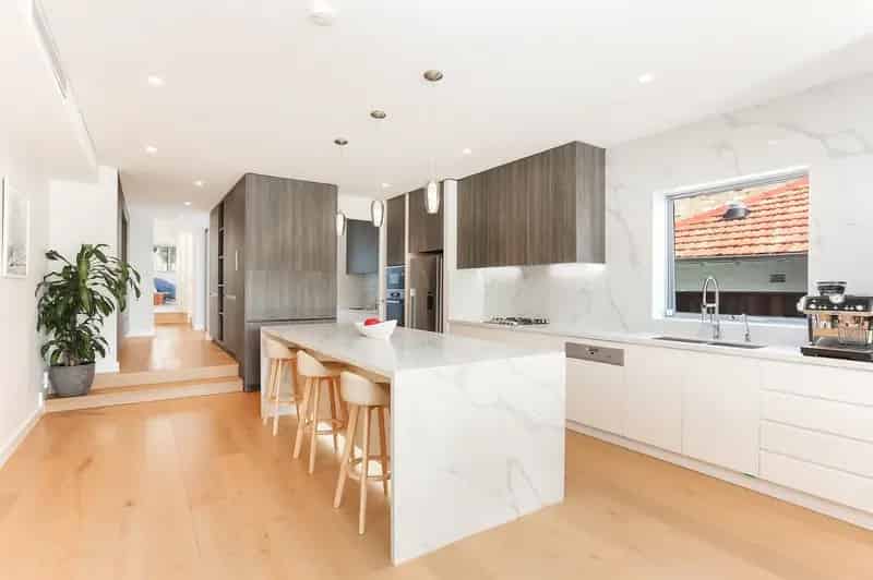 Buy House in Rose Bay Featuring Five Bedrooms and Heated Pool