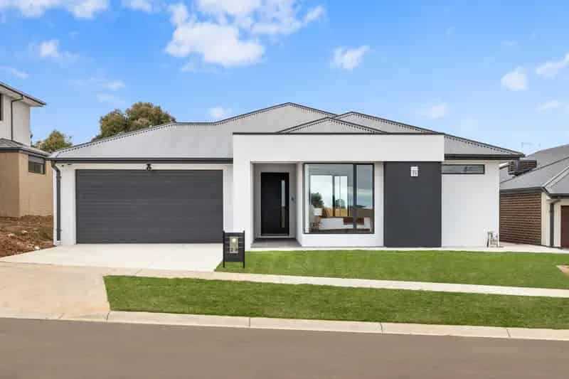 Brand New Stunning Family Home in Prime Location - 29 Grandview Crescent, Darley
