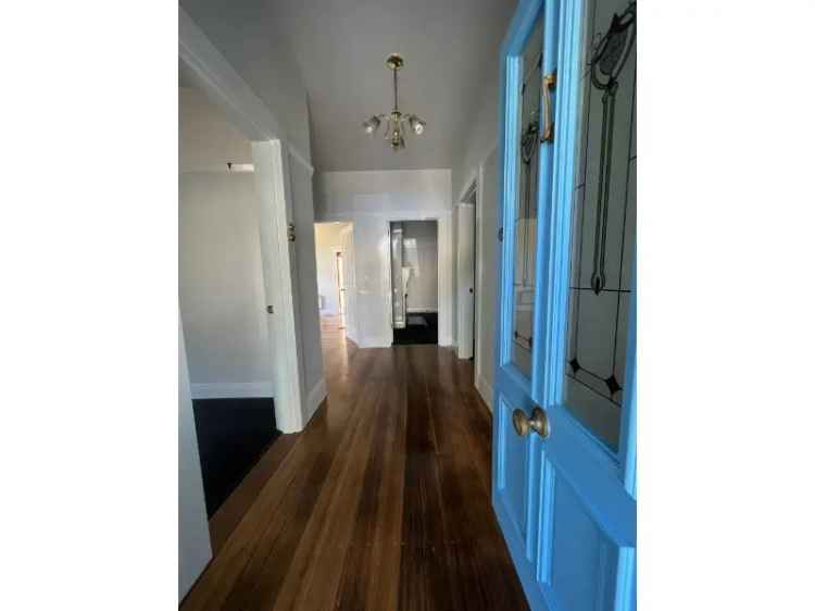 Close To The Cbd. You'Ll Love Living Here!