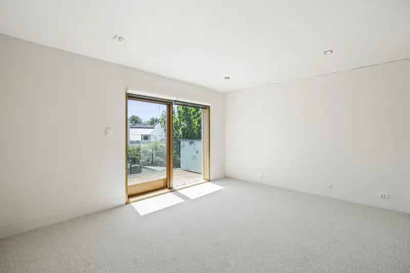 House For Rent , 80, Albert Street, Melbourne, Victoria