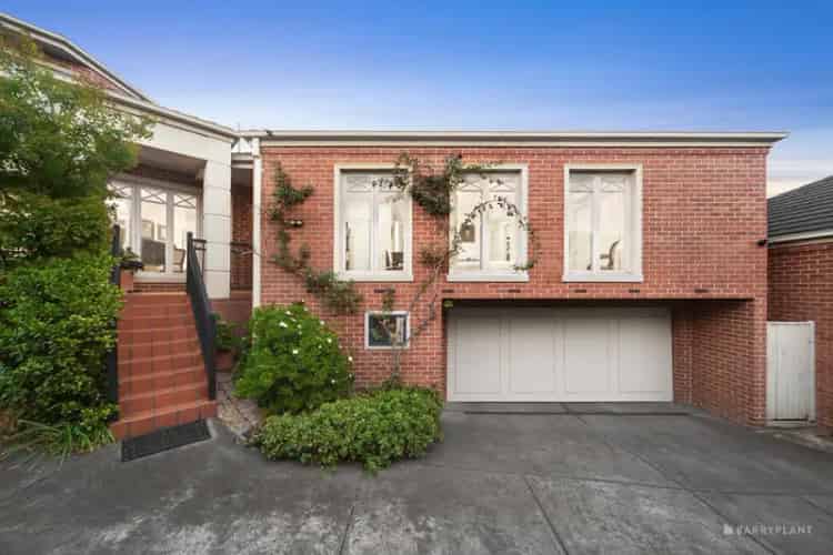Superior Townhouse Steps from Westfield Doncaster