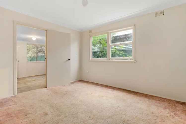 Ingleburn Investment Opportunity: 5 Bedroom Cottage on 556m2 Land