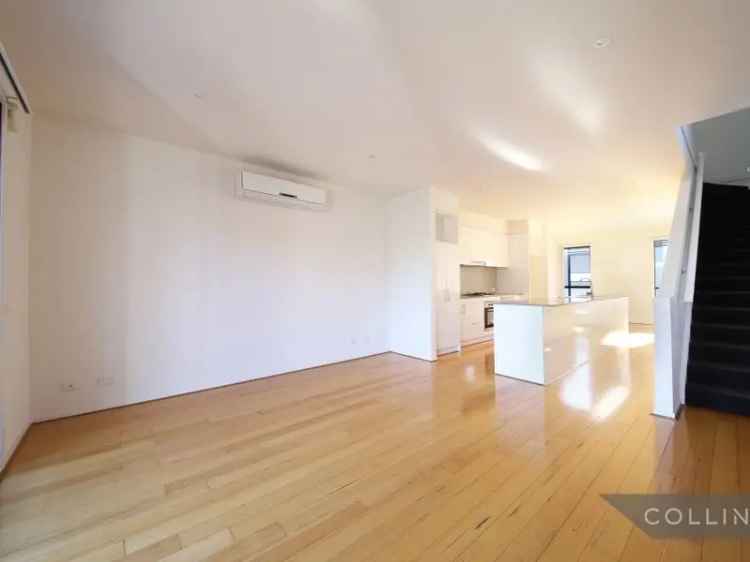 3 rooms house of 313 m² in Melbourne