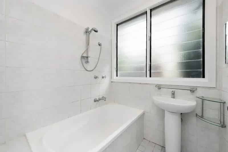 3 rooms house of 303 m² in Sydney