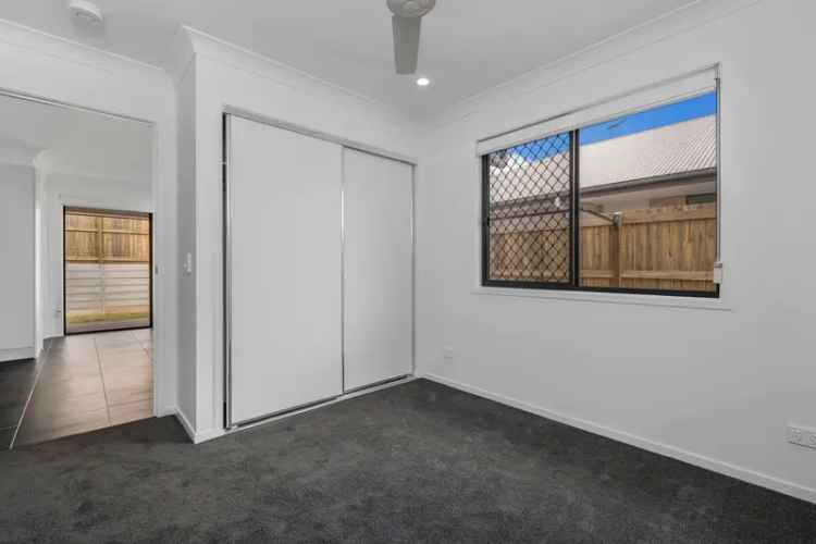 Modern 2-Bedroom Duplex Logan Reserve