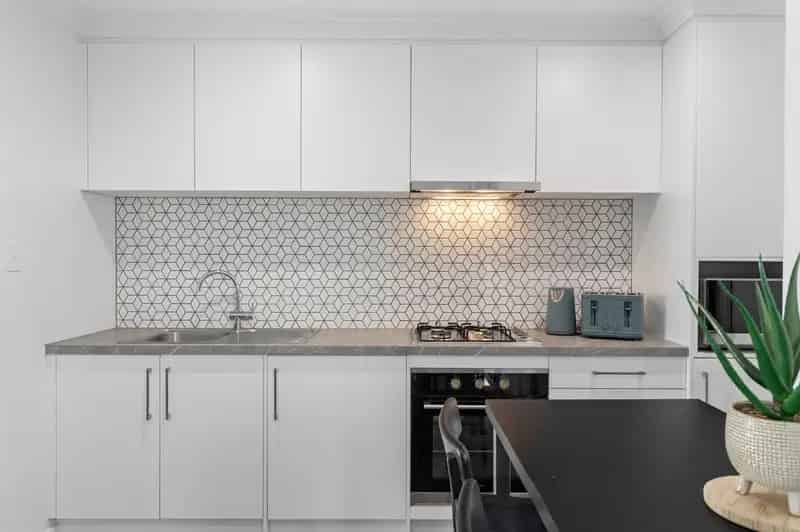 Sleek Modern Living In Desirable Hendon