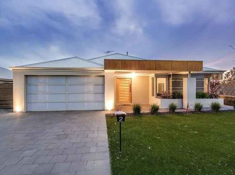 Rent Fabulous Family Home with Pool in Baldivis