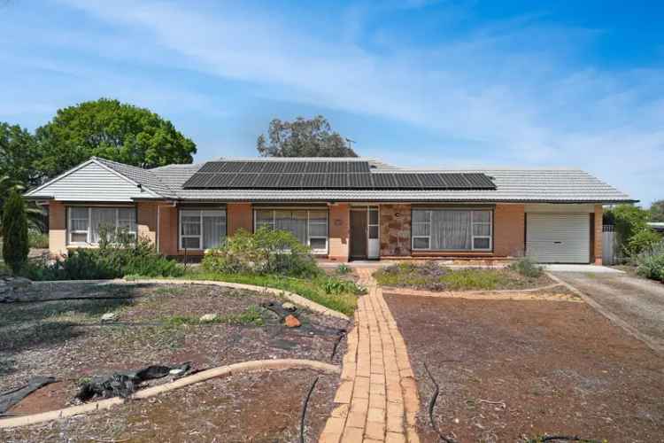 Comfort & Charm on Spacious Allotment