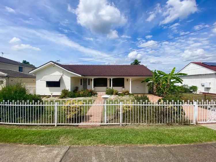 4 Bedroom Family Home Macquarie Fields