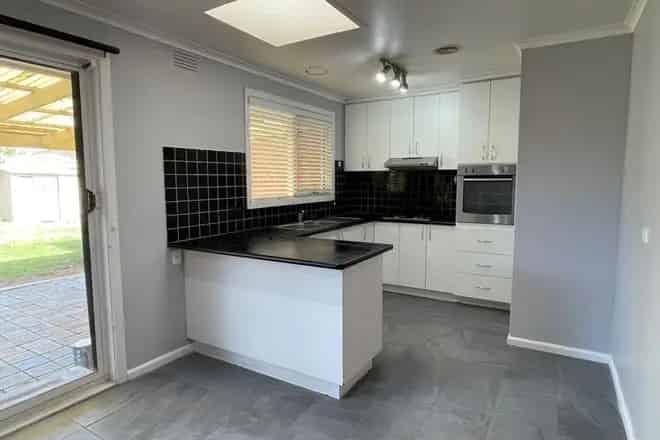 House For Rent , 6, Edwards Drive, Melbourne, Victoria