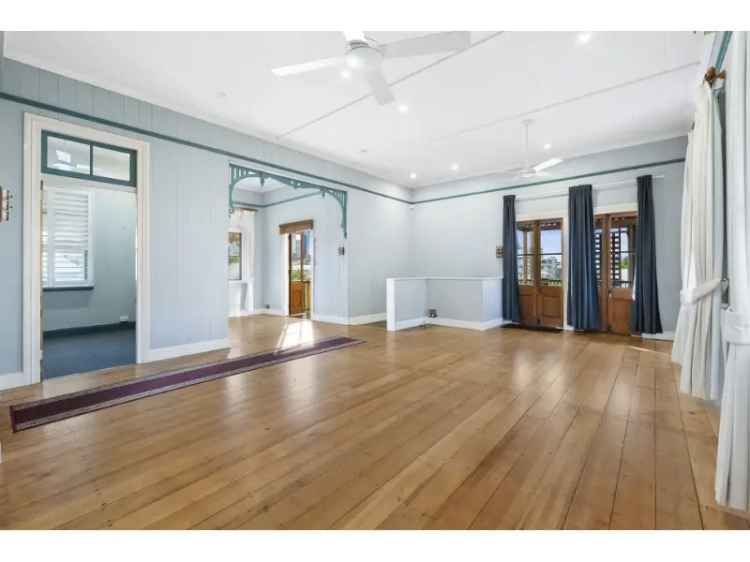 Stunning City View Executive Queenslander Home For Lease