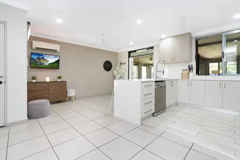 Heaps of space for family living in convenient, leafy setting!